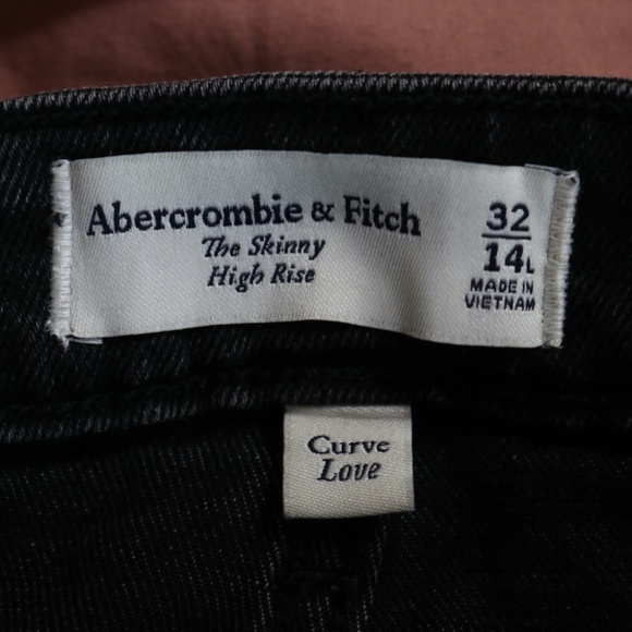 Abercrombie and Fitch Curve Love High Rise Skinny Jean (32 Long) - Picture 4 of 6